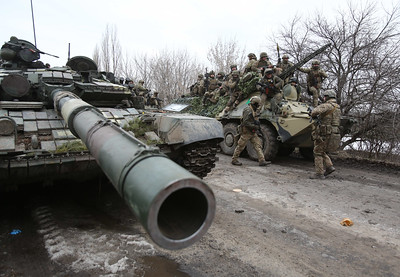 La Russie envahit l’Ukraine, l’armée française quitte le Mali : le résumé des deux dernières semaines